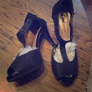 USA size 8 sparkly zip back heels. Like new!